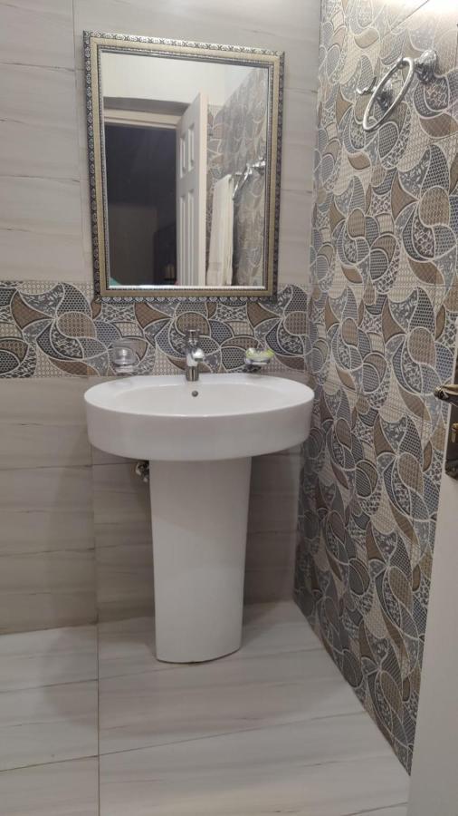 Hotel White Season Gulberg ラホール エクステリア 写真
