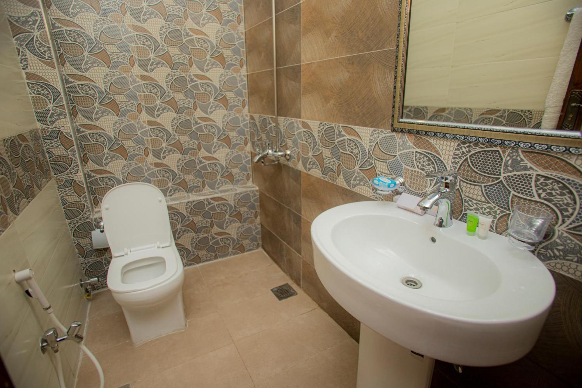 Hotel White Season Gulberg ラホール エクステリア 写真
