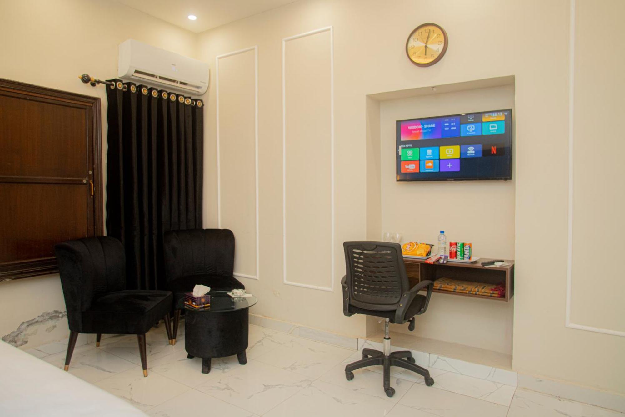 Hotel White Season Gulberg ラホール エクステリア 写真