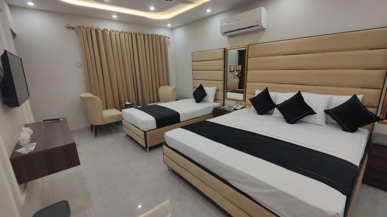 Hotel White Season Gulberg ラホール エクステリア 写真