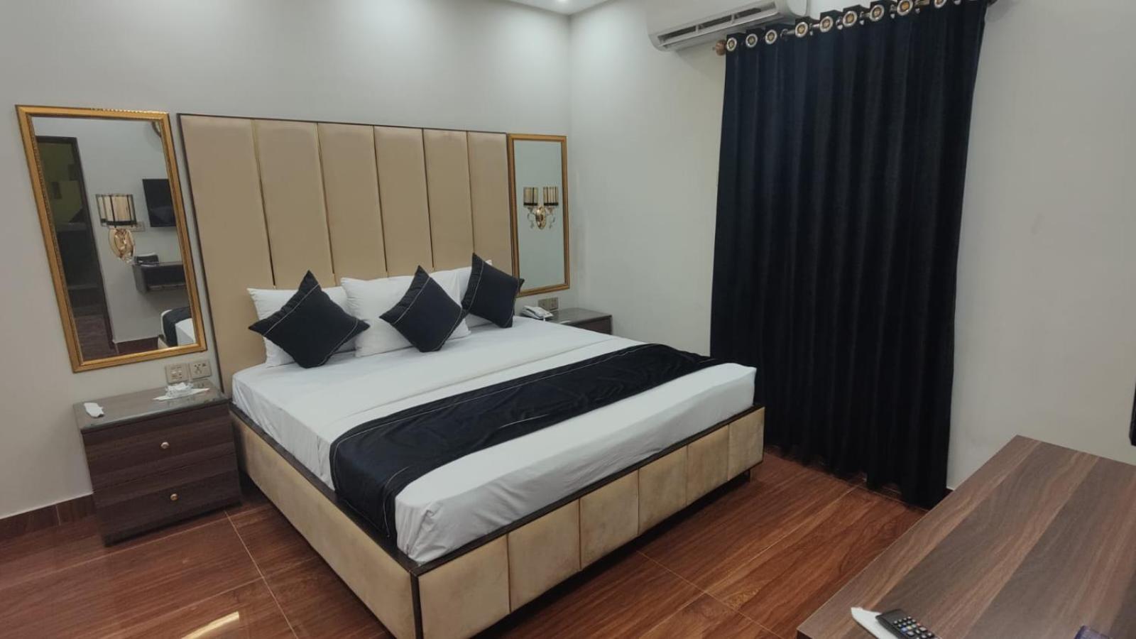 Hotel White Season Gulberg ラホール エクステリア 写真
